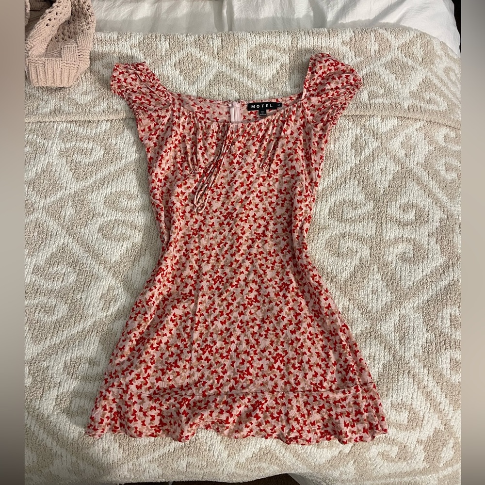 Motel pink/red dress